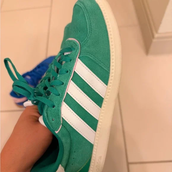 Set of 2 Adidas Women’s Blue and Teal Sneakers - Picture 5 of 10